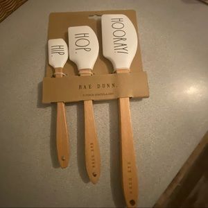 Rae Dunn 3 piece spatula set